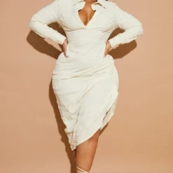 Plus Robe Chemise Mi-longue Gris Pierre Texturée à Côté Froncé