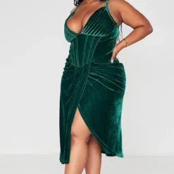 Robe Moulante En Velours Vert émeraude Décolletée à Détail Corset -Promos Jupe Éthérée Boutique 08405c5a97b21918791dac381588154615a9ff2a cna8365 3