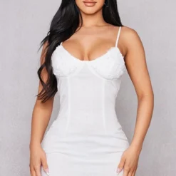 Petite Mini Robe Blanche à Bonnets Fleuris