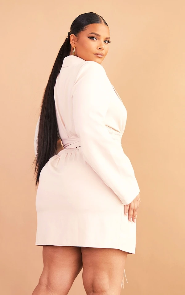 Plus Robe Portefeuille Gris Pierre à Ceinture Frangée 2 Plus Robe Portefeuille Gris Pierre à Ceinture Frangée – Image 2