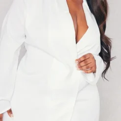 Plus Robe Blazer Blanche Oversize à Double Boutonnière -Promos Jupe Éthérée Boutique 196763a824dcec33a79afbc5128440e267077353 cmz7682 4