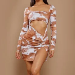 Petite Mini Robe Découpée Marron Clair à Imprimé Vache -Promos Jupe Éthérée Boutique 1df24fa840340a28b642e3627fde52bc6cdcceb2 cnd3169 1