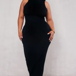 Plus Robe Longue Noire à Col Montant