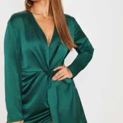 Plus - Robe Cache-coeur Vert émeraude Satinée à Manches Longues Torsadée