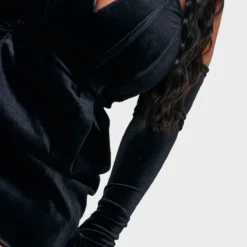 Plus Robe En Velours Noir à Barre En V Et Gants -Promos Jupe Éthérée Boutique 29f7c7bec2324409d4b5cf3013c8f886e7bbed53 cnb4176 4