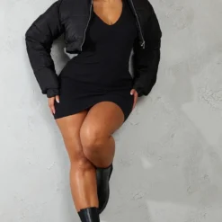 Shape Robe Moulante Côtelée Crêpée Noire à Manches Courtes Et Col 7 Shape Robe Moulante Côtelée Crêpée Noire à Manches Courtes Et Col -Promos Jupe Éthérée Boutique 29f7e2f575cf04f0338f9116d83067537334463e cnb3285 3