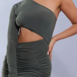 Petite Robe Très Moulante Froncée Vert Olive Asymétrique Découpée à La Taille 8 Petite Robe Très Moulante Froncée Vert Olive Asymétrique Découpée à La Taille -Promos Jupe Éthérée Boutique 2c78576407d03324f0bf56ea4743f2158b3ff11c cnd4335 4