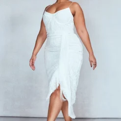 Plus Robe Mi-longue Drapée Blanche à Armatures Et Franges 7 Plus Robe Mi-longue Drapée Blanche à Armatures Et Franges -Promos Jupe Éthérée Boutique 30d200c16485445db7148e519bc5d7c007b0cecd cnb5216 3