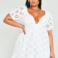 Plus Robe Droite Blanche En Broderie Anglaise à Manches Bouffantes -Promos Jupe Éthérée Boutique 33f8d7468dadeb107ed3906da5c2249087d5f2cf cnd4861 3