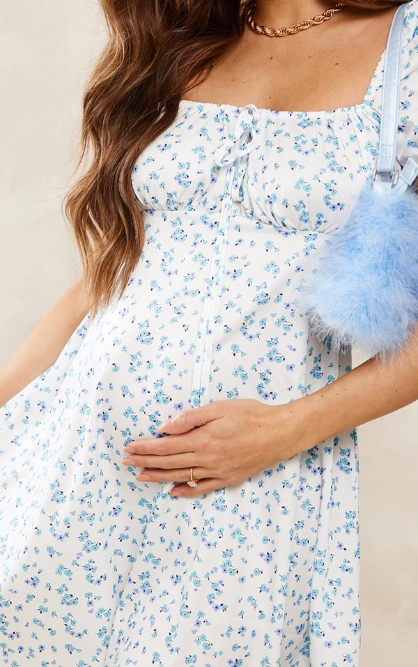 Maternité Robe De Grossesse Courte Bleue à Manches Courtes Et Petites Fleurs 4 Maternité Robe De Grossesse Courte Bleue à Manches Courtes Et Petites Fleurs – Image 4