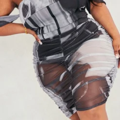 Plus Robe Moulante Froncée Noire En Mesh Imprimé Fumée Abstraite à Col Bardot -Promos Jupe Éthérée Boutique 39af71d3fd2f4759a06bb8e67141b6da15e7e323 cnc9587 4