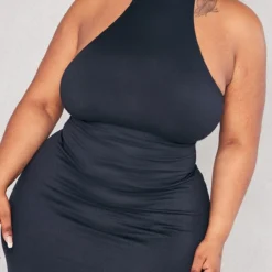 Plus Robe Mi-longue Noire à Col Haut -Promos Jupe Éthérée Boutique 403c8d0633220593cfa6f9645d9efd12ca2b26e4 cnc9677 4