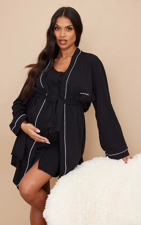 Maternité Robe De Chambre De Grossesse Noire à Slogan Mama 1 Maternité Robe De Chambre De Grossesse Noire à Slogan Mama