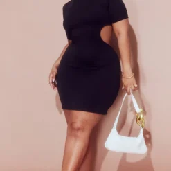 Plus Robe Moulante Noire à Col Montant Et Côtés Découpés