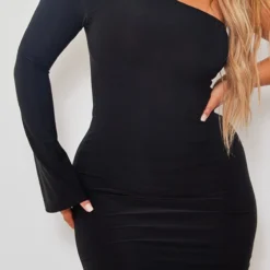 Shape Robe Très Moulante Noire à Manche Asymétrique évasée -Promos Jupe Éthérée Boutique 5096f47d3ce6c889dd50b6a1179735b9eeb8a814 cnb1214 4