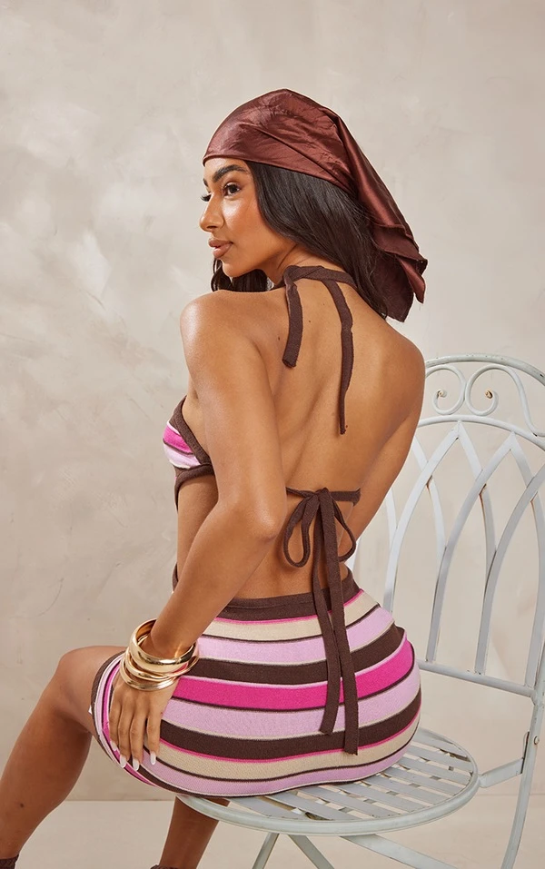 Petite Robe Courte En Maille Tricot Muticolore Dos Nu 5 Petite Robe Courte En Maille Tricot Muticolore Dos Nu – Image 5