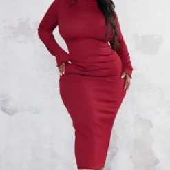 Plus Robe Mi-longue Prune Foncé à Manches Longues Et Ourlet Légèrement Volanté