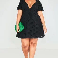 Plus Robe Droite Noire En Broderie Anglaise à Manches Bouffantes -Promos Jupe Éthérée Boutique 554c9c34b20a520c3bf0dd881dc491a727e30afc cnd4862 1