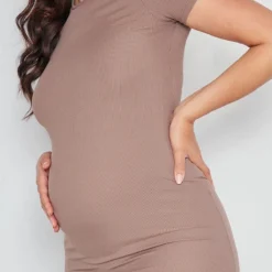 Maternité Robe De Grossesse Mi-longue Taupe Côtelée à Col Ras-du-cou 7 Maternité Robe De Grossesse Mi-longue Taupe Côtelée à Col Ras-du-cou -Promos Jupe Éthérée Boutique 5588d0915ddb5464ff4dda09e1dcd356b0c3d8e6 cnd7200 4
