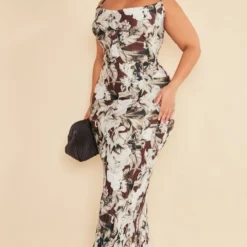 Plus Robe Longue Marron Fleurie Plissée à Col Bénitier 7 Plus Robe Longue Marron Fleurie Plissée à Col Bénitier -Promos Jupe Éthérée Boutique 5ab87f91c91eeaf5436933ede1988b3df0ae34aa cnd5076 3