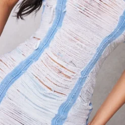 Petite Mini Robe Bustier Déchirée En Jean Bleu Clair -Promos Jupe Éthérée Boutique 5c0ab19801652f7b2d9c4ef942244f269c89ff5d cnd3084 4