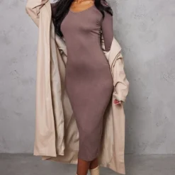 Tall Robe Longue Café Au Lait Foncé En Jersey à Manches Longues