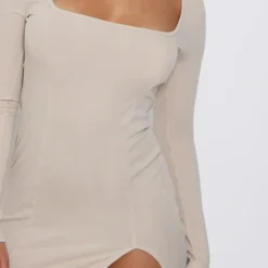 Petite Robe Moulante Manches Longues Côtelée Crème à Ourlet Fendu Et Col Carré -Promos Jupe Éthérée Boutique 63ee895627e1d498f73620b2da66e95ddbbe7e2a cnd4193 4