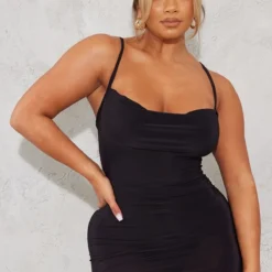 Shape Mini Robe Moulante Noire à Col Bénitier