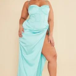 Plus Robe Mi-longue Satinée Turquoise Drapée Sur Le Buste