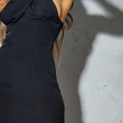 Petite Robe Moulante Noire Croisée Devant à Détail Buste -Promos Jupe Éthérée Boutique 6d5204b82d100feab9e8e98cb141cd1e8c87fc1c cmt3166 5