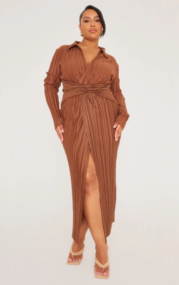 Plus Robe Longue Plissée Chocolat à Col Et Torsade 1 Plus Robe Longue Plissée Chocolat à Col Et Torsade