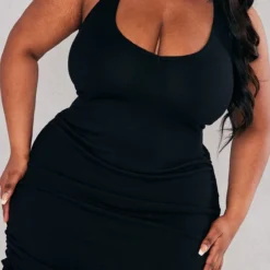 Plus Robe En Maille Tricot Noire Froncée à Col V Et Bretelles -Promos Jupe Éthérée Boutique 727e83b663431ccd49bddf88a6463943b38ccc37 cnc7958 4