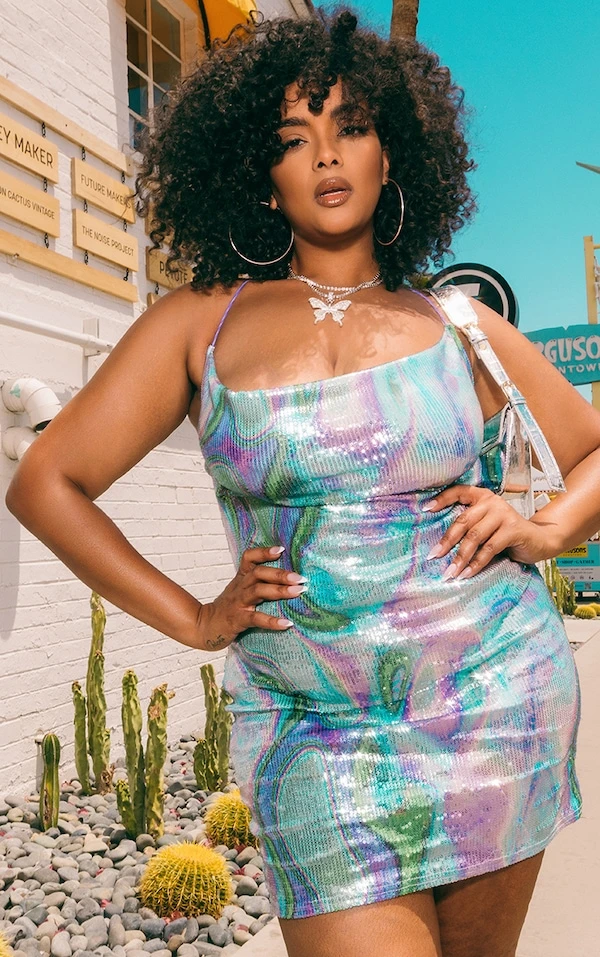 Plus Robe Moulante En Sequins Abstraits Multicolore à Col Bénitier