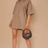 Tall Robe Chemise Oversize Taupe à Manches Courtes
