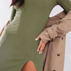 Tall Robe Moulante Fendue Kaki Côtelée à Col Carré Et Manches Longues -Promos Jupe Éthérée Boutique 7be92ae110d19ff7f14674ea929b8ec6b5e60234 cnb6654 4