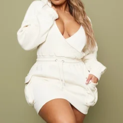 Shape Robe Pull Cache-coeur Beige Style Utilitaire à Décolleté Et Poches