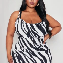 Plus Robe Moulante Noir & Blanc Imprimé Zèbre Plissée à Col Bénitier