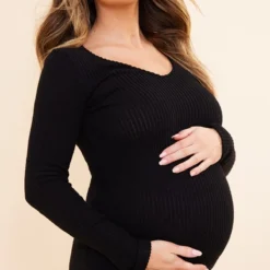 Maternité Robe De Grossesse Moulante Noire En Maille Côtelée Brossée à Décolleté -Promos Jupe Éthérée Boutique 7d41e5efb90b26ad7f7e65759e879fcf1e72d015 cnd0064 4