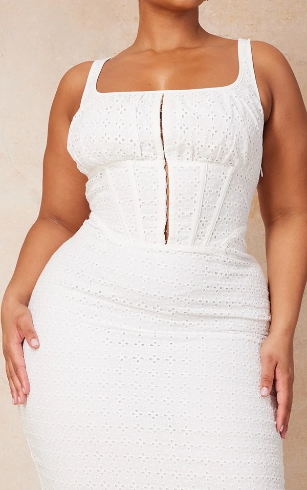 Plus Robe Mi-longue Style Corset Blanche En Broderie Anglaise 4 Plus Robe Mi-longue Style Corset Blanche En Broderie Anglaise – Image 4