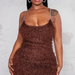 Shape Robe Moulante à Paillettes Texturées Chocolat Et Bretelles Strassées