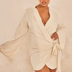 Plus Robe Blazer Droite Blanc Cassé Effet Lin Très Décolletée à Détail Noué -Promos Jupe Éthérée Boutique 881b8cf3c47f8fa3b9ab9a22a50396338a64a388 cne1821 3