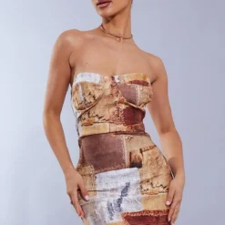 Petite Robe Moulante Marron Imprimé Grunge Style Patchwork Ajustée à Corset -Promos Jupe Éthérée Boutique 8dfaf441ebdff402d2c1ec49227464509eebbe0d cnd2309 1