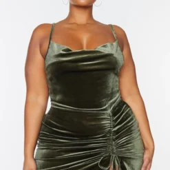 Plus Robe Moulante Volantée En Velours Vert Olive à Bretelles Et Fronces -Promos Jupe Éthérée Boutique 9502eec537f22a4a29d3c4f213acaf99f4727001 cmt8703 4