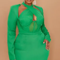 Label PLT Plus Robe Moulante Vert Vif Croisée Devant à Détail Corset