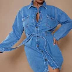 Plus Robe En Jean Bleu Moyennement Délavé Effet Javélisé à Taille Nouée -Promos Jupe Éthérée Boutique a3ea309ff1e11573aea82f06d7abe54c0abef08f cna1211 3