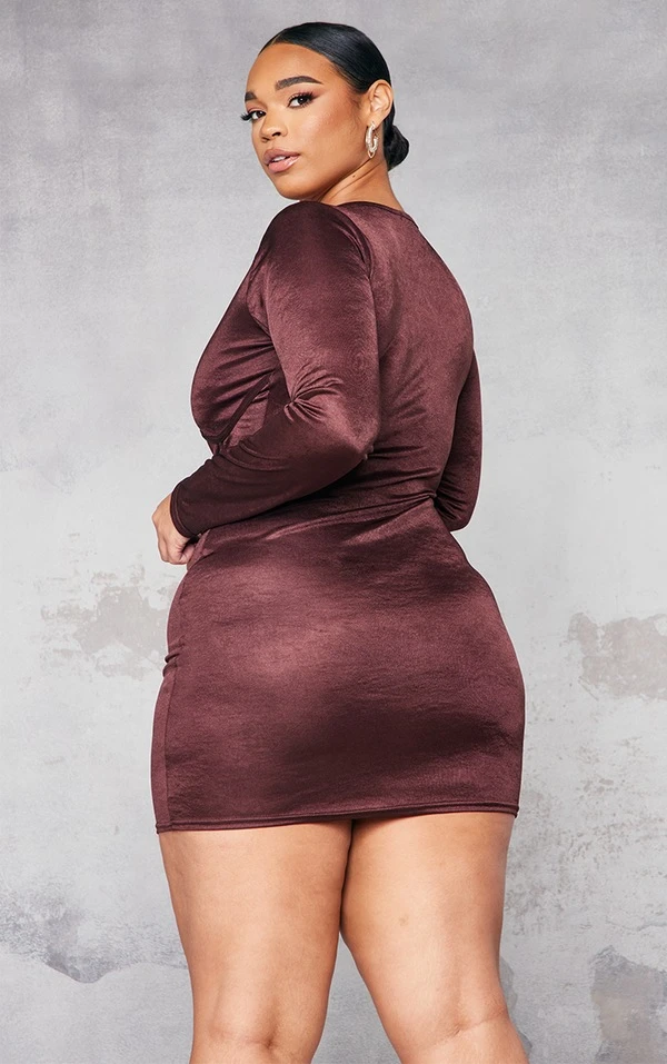 Plus Robe Moulante Chocolat à Détail Coutures 2 Plus Robe Moulante Chocolat à Détail Coutures – Image 2