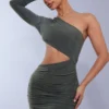 Petite Robe Très Moulante Froncée Vert Olive Asymétrique Découpée à La Taille