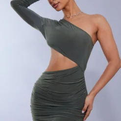 Petite Robe Très Moulante Froncée Vert Olive Asymétrique Découpée à La Taille