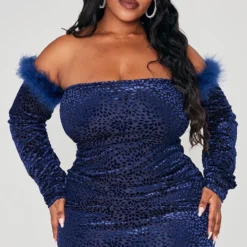 Plus Robe Bustier Bleu Marine Dévorée à épaules Dénudées Et Bordure En Fausses Plumes