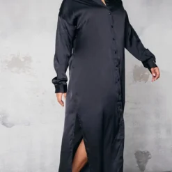 Plus Robe Chemise Longue Noire Satinée